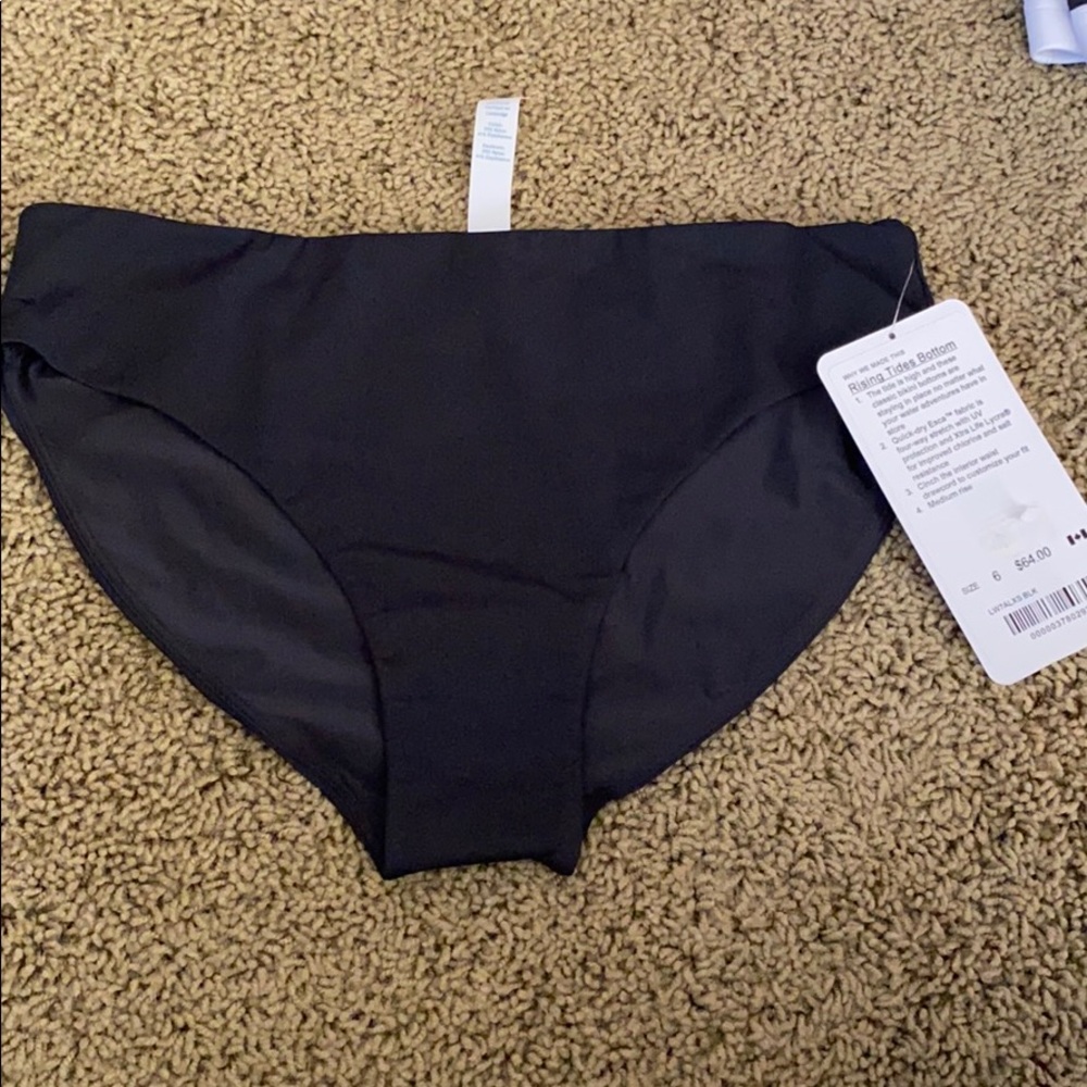 NWT lululemon rising tides bottoms size 6 blk